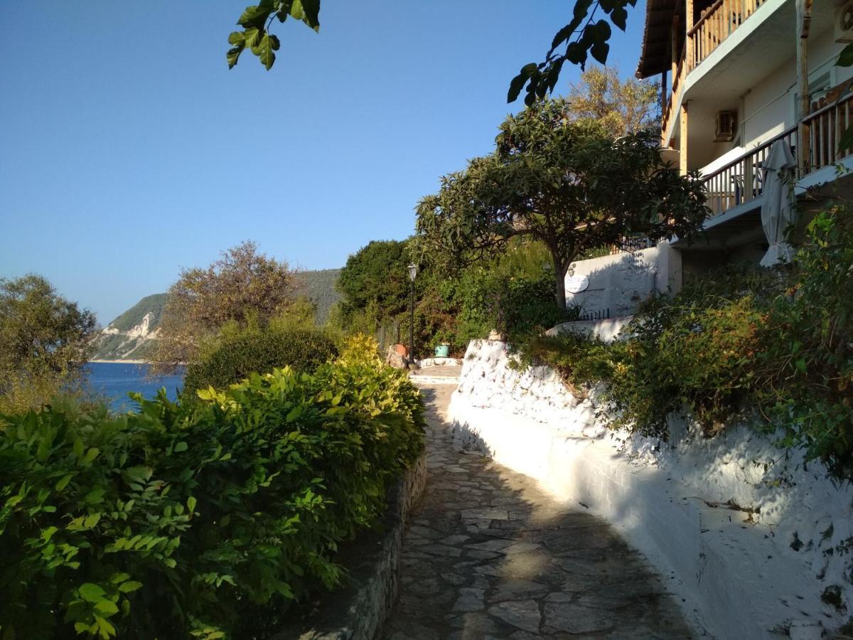 Hotel Ostria Áyios Nikítas Exterior foto